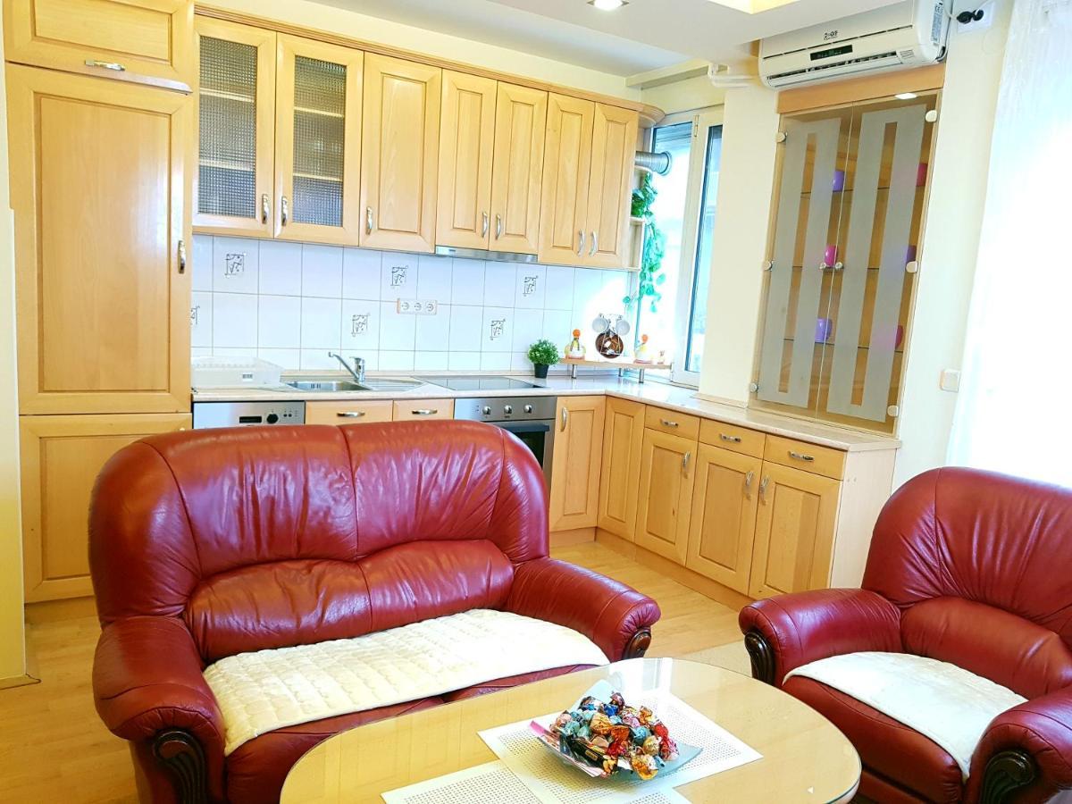 Apartman Harmony สเมเดเรโว ภายนอก รูปภาพ